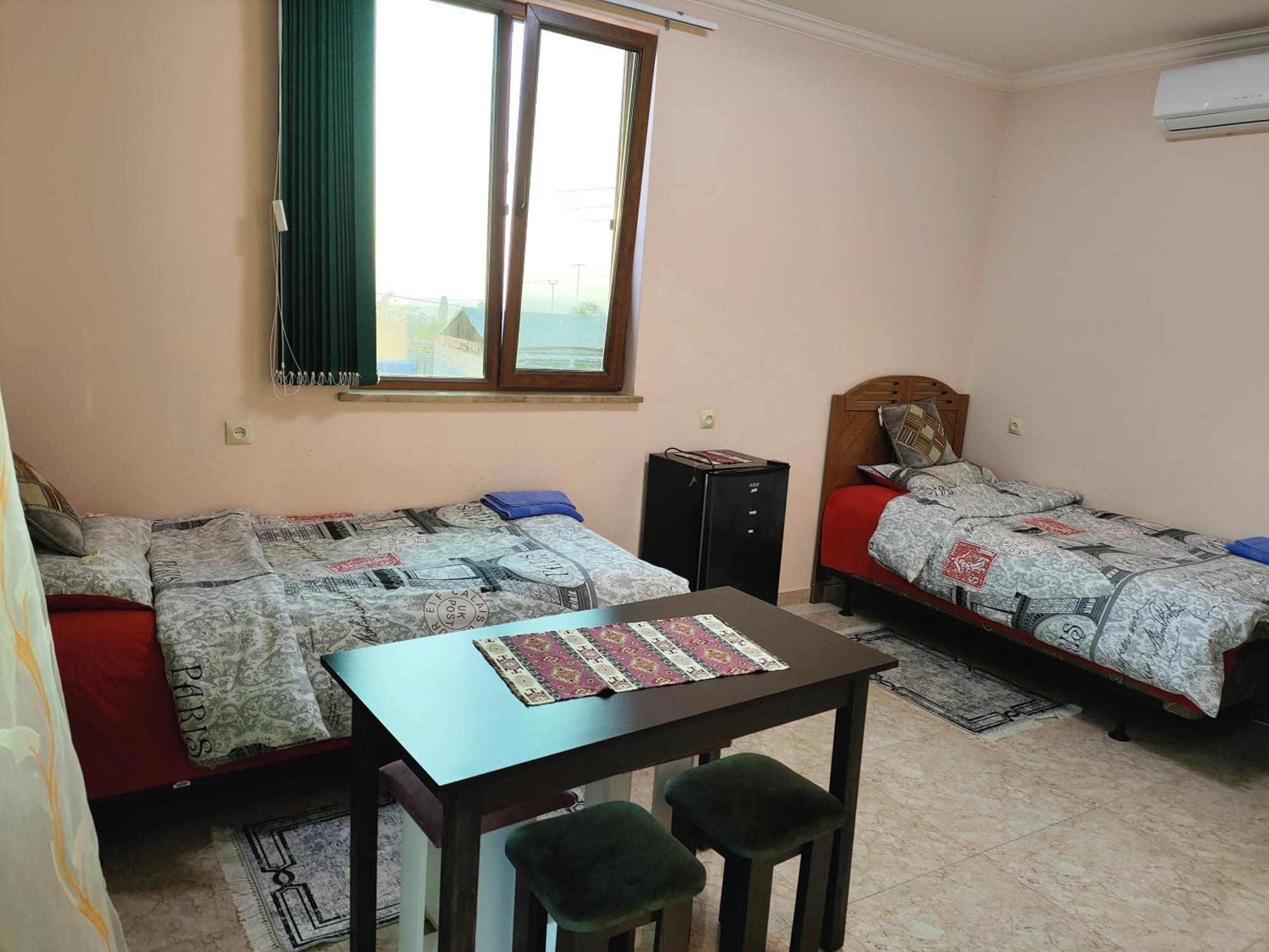 Apex Rest House Of 10 Rooms And Pool Yerevan Exterior photo
